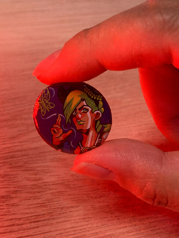 Jolyne Button